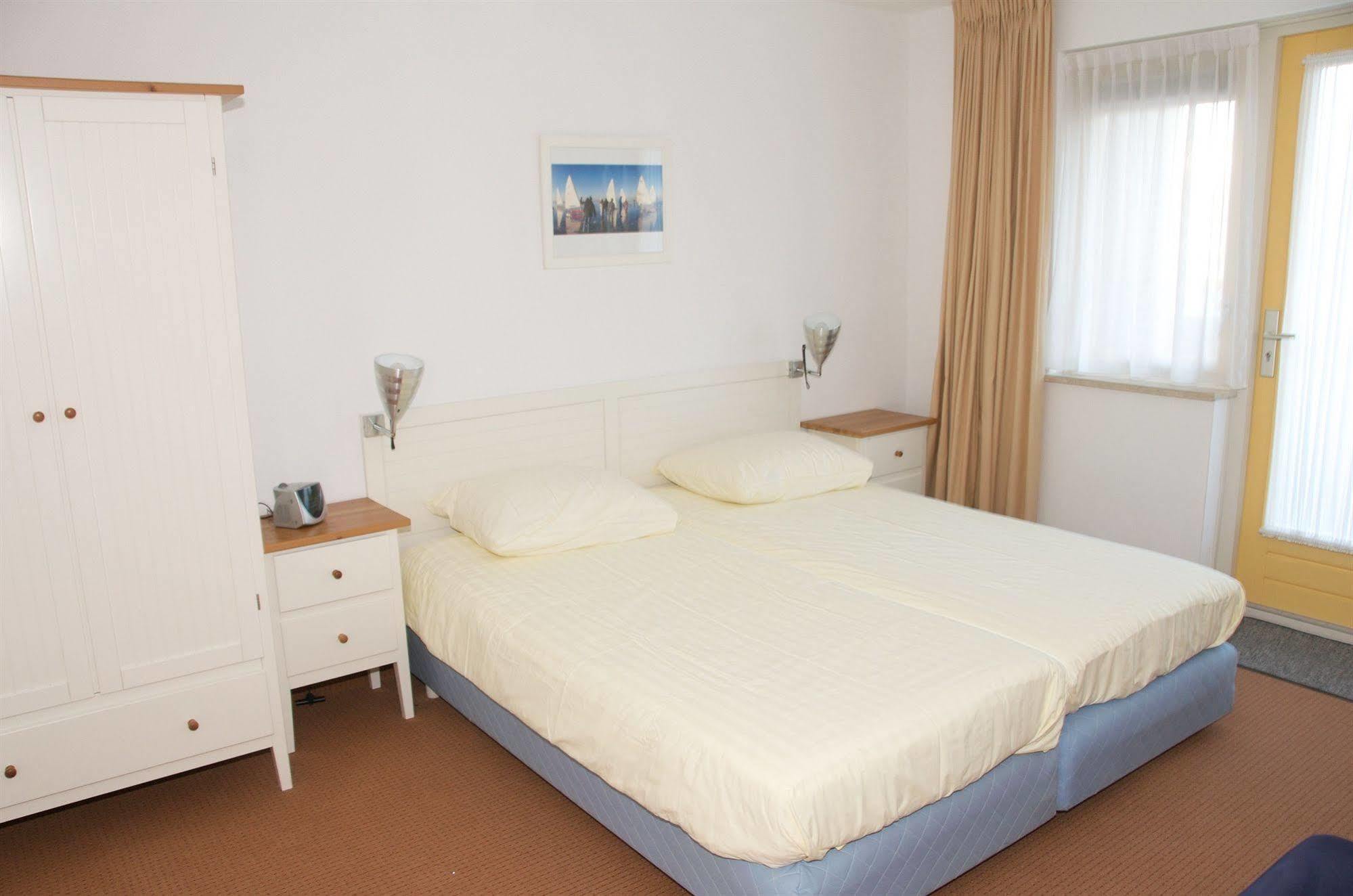 Hotel Kogerstaete Texel De Koog  Bagian luar foto